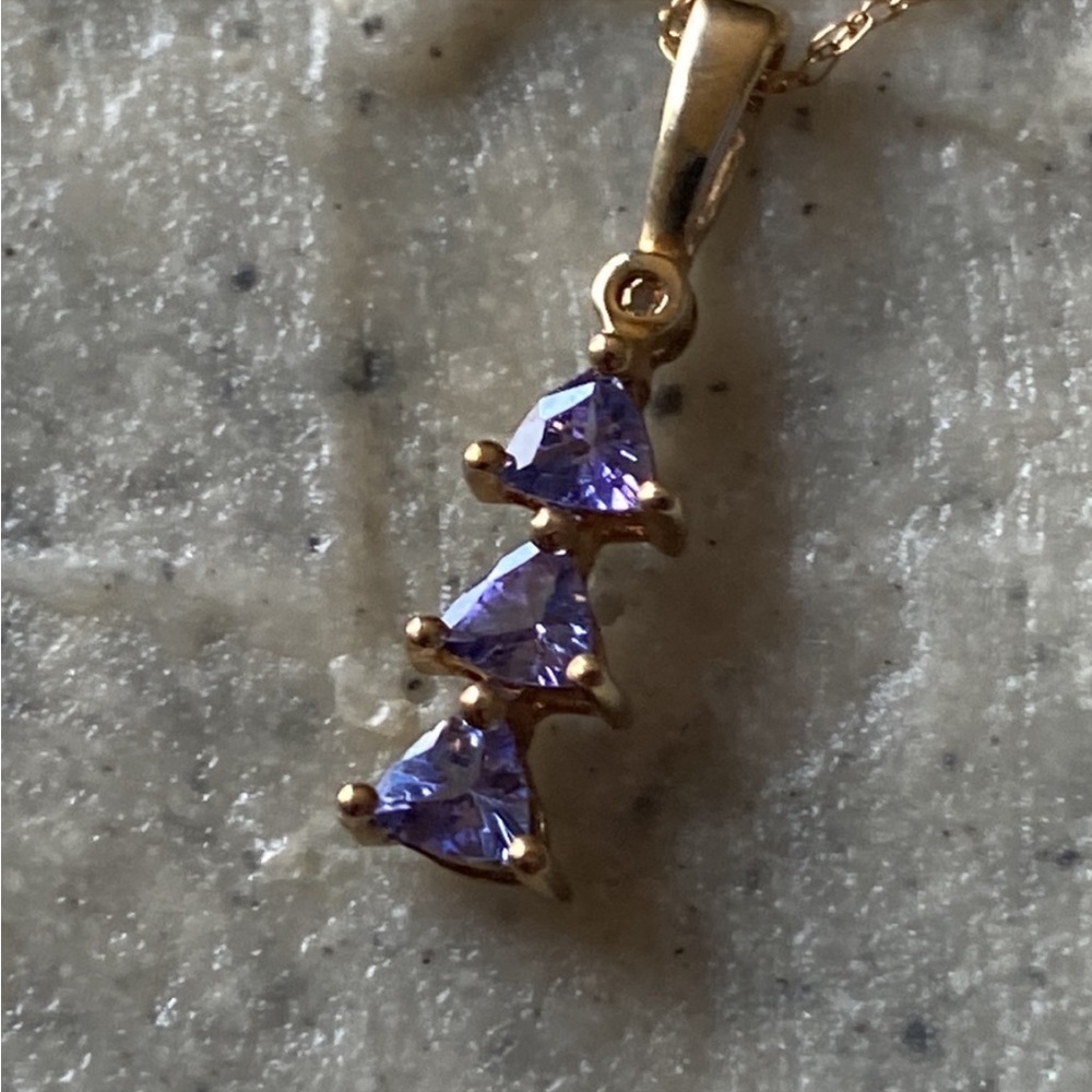 *SALE* Beautiful Tanzanite 10k 3 triangle pendant - Picture 2 of 4